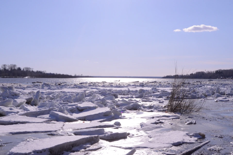 Еще один затор наблюдается у Середниковских островов