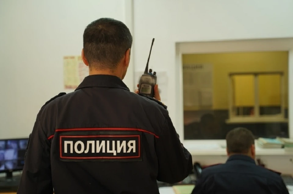 Правоохранители просят местное население не поддаваться панике.