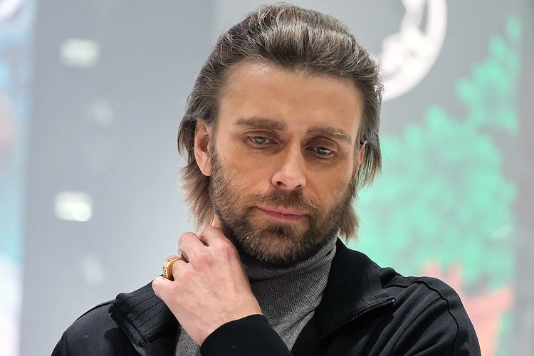 Петр Чернышев приехал на панихиду к могиле Заворотнюк: «Прекрасной няни» нет с нами уже год