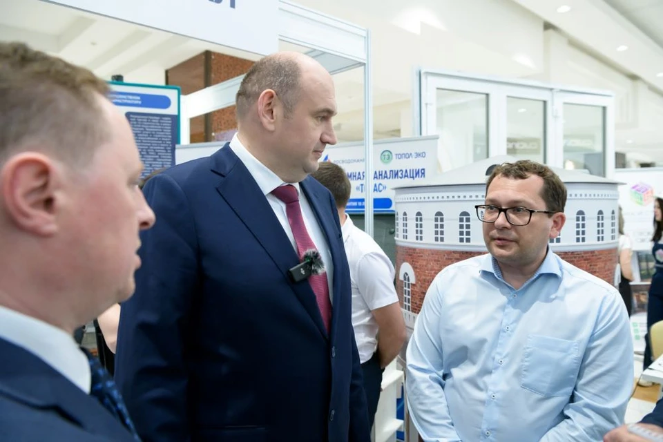 Глава региона и гендиректор компании на форуме обсудили важные вопросы. Фото: Росводоканал Оренбург.