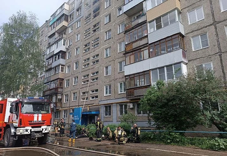 «Огонь появился на верхних этажах»: Очевидцы рассказали, как начался пожар в девятиэтажке в Нижнем Новгороде