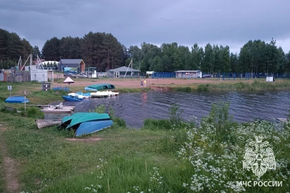 Всех пятерых спасли из воды. Фото: МЧС Удмуртии