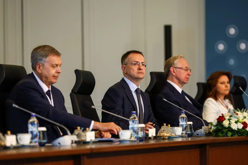 Мединский: РФ и Украина договорились создать постоянную медкомиссию для обмена