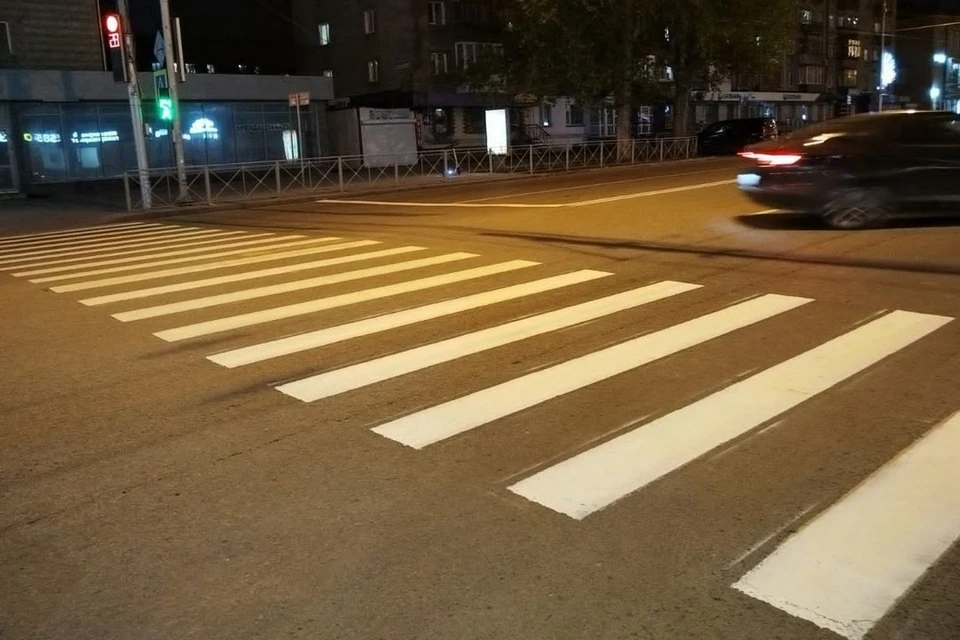В Новосибирске продолжают обновлять дорожную разметку. Фото: мэрия Новосибирска