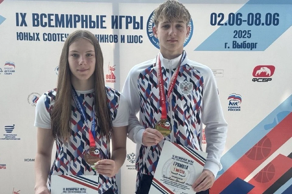 Ярослав Чайковский занял первое место, а Елизавета Федорова стала третьей в комплексном плавании на дистанции 100 метров. Фото: ТГ/Мартынов