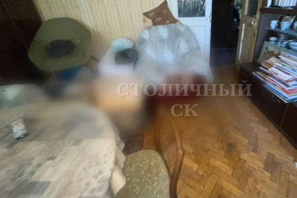 Завернутое в полиэтилен тело женщины обнаружили в квартире на юго-западе Москвы