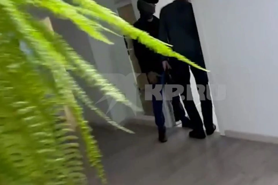 Утром, 5 июня, в офисе URA.RU в Екатеринбурге начались обыски Фото: читатель «КП»