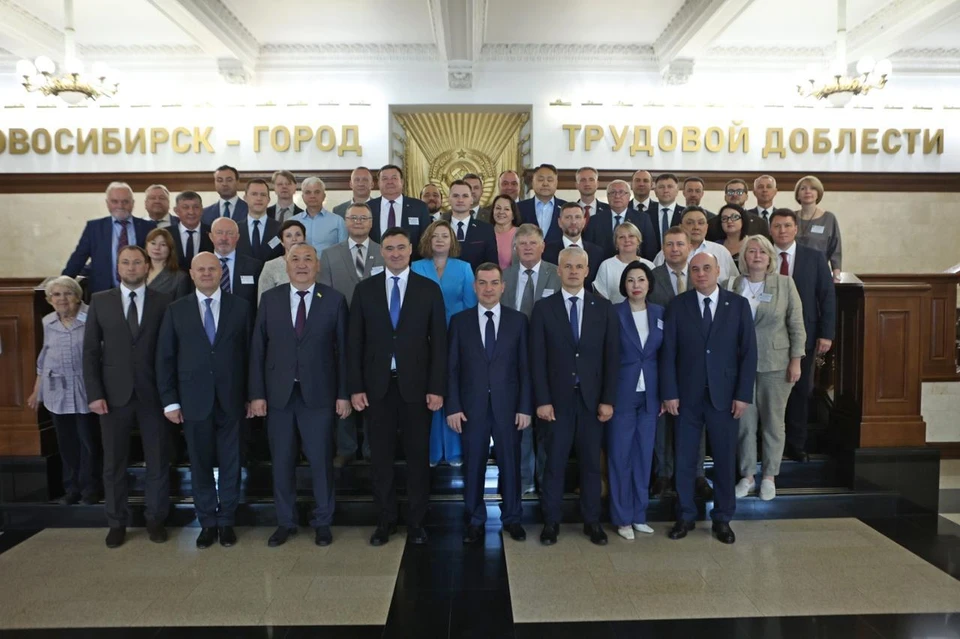 На общем собрании АСДГ в Новосибирске. Фото: пресс-служба мэрии Красноярска
