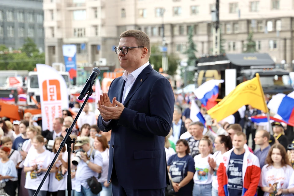 Алексей Текслер подчеркнул, что главный результат реконструкции — это безопасность трассы «Урал». Фото: пресс-служба губернатора.