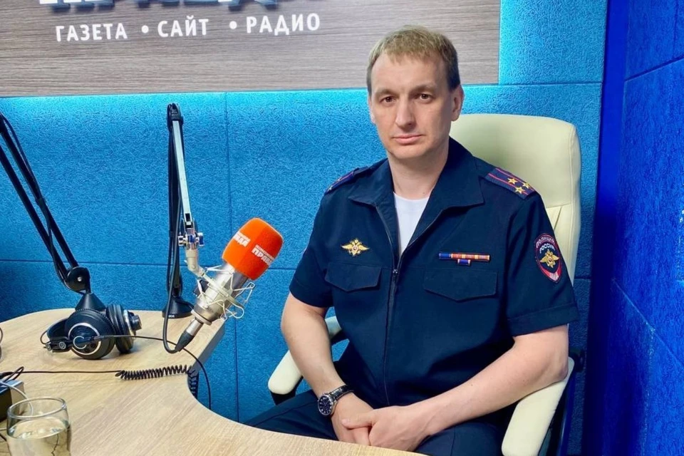 Игорь Бобров в студии радио «Комсомольская правда» в Самаре.
