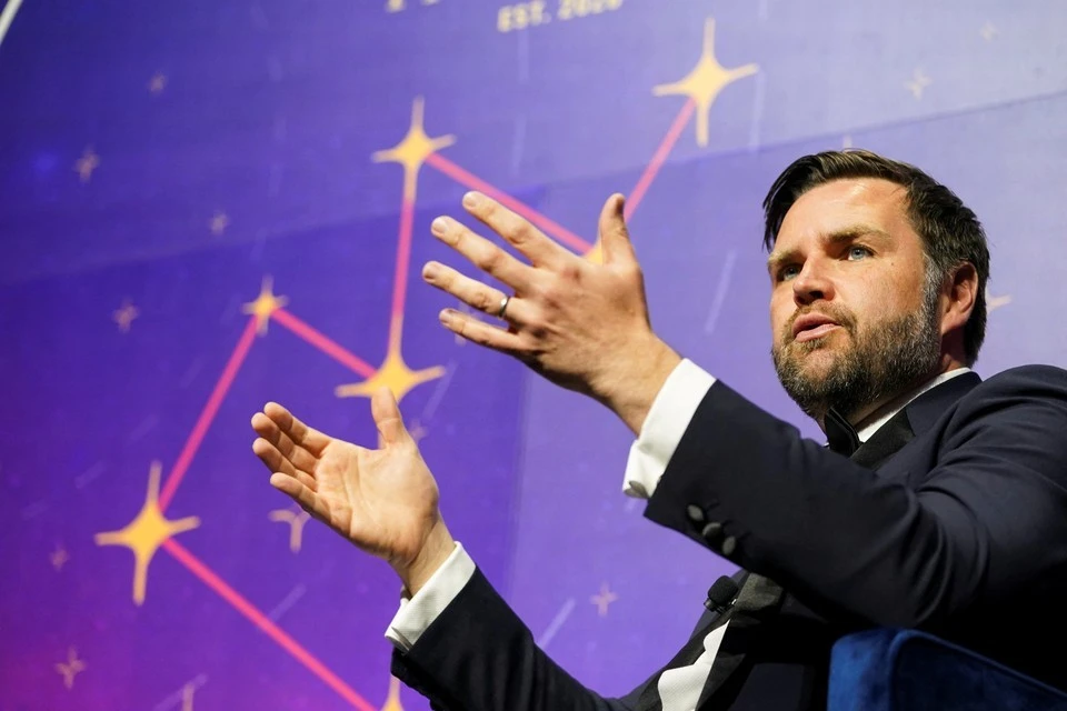 Вице-президент США Вэнс назвал безумием финансирование Украины при Байдене