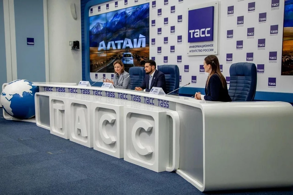 Бренд Алтая представил и.о. зампредседателя правительства Республики Алтай Александр Прокопьев. Фото: Иван Назаров
