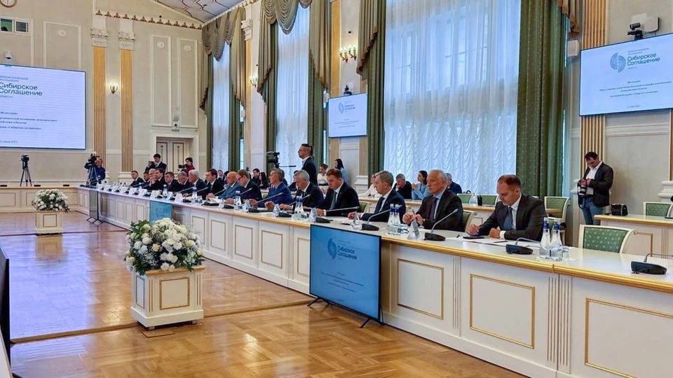 Губернатор Виталий Хоценко принял участие в заседании «Большого» Совета ассоциации «Сибирское соглашение». Фото: Ильдар ГУМАРОВ/Пресс-служба губернатора и правительства Омской области.