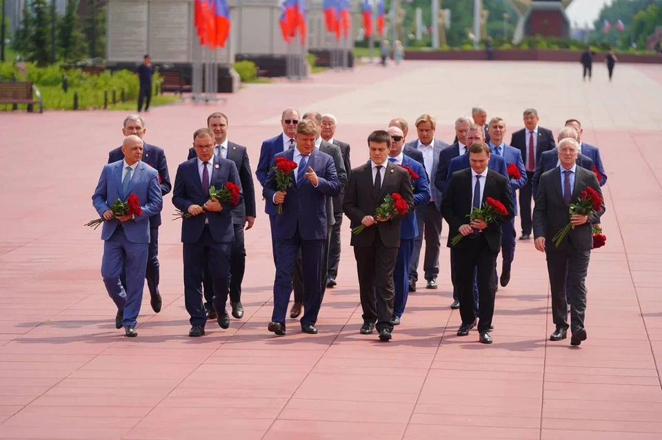 Сибирским губернаторам показали 12 главных объектов Кемерова.