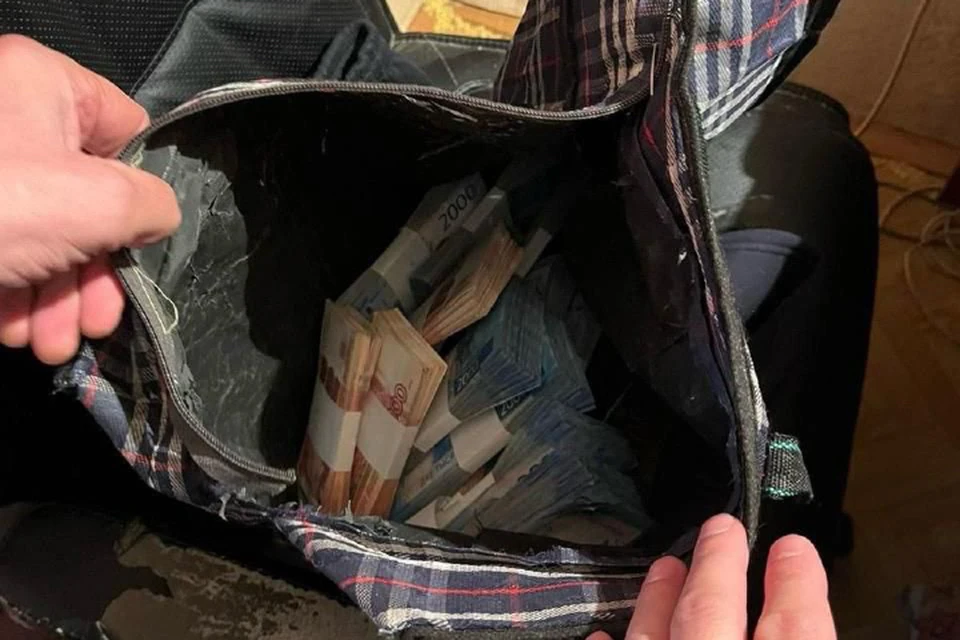 За сумкой с деньгами должен был приехать «налоговый инспектор». Фото: МВД по РС (Я)