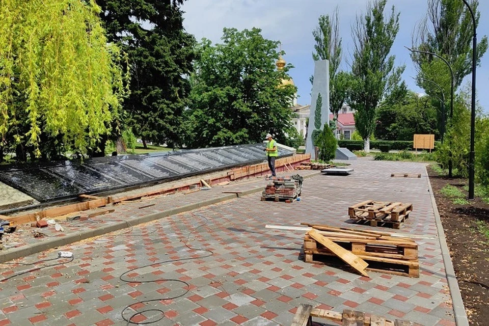 В Старобешево завершается обновление Мемориального комплекса. Фото: t.me/starobeshevskiy