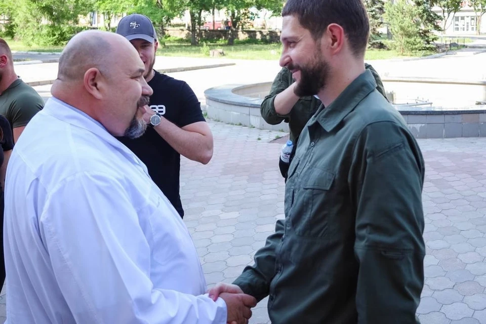 Андрей Боряк считает главной своей наградой возможность ежедневно трудиться рядом с людьми, которых он ценит и уважает. Фото: ТГ/Волошин