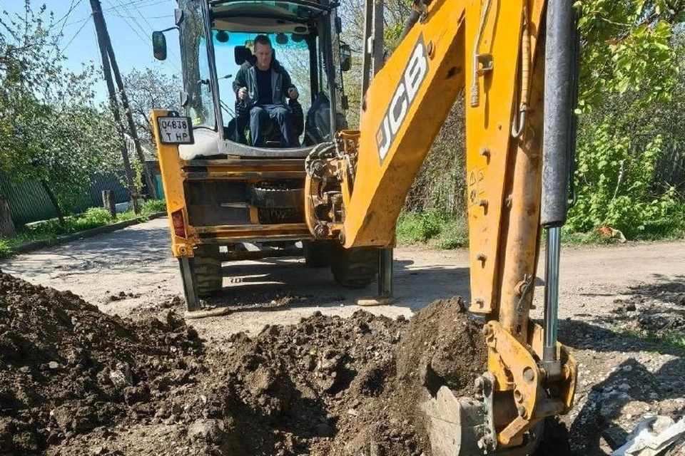Рабочие заменили аварийные участки трубопроводов различного диаметра. Фото: Минстрой ДНР