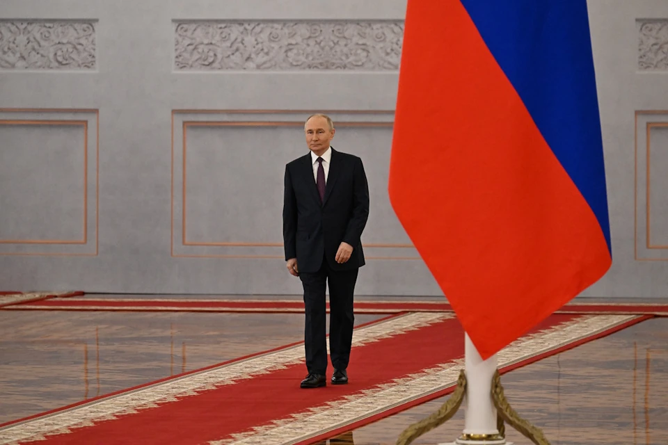 Владимир Путин указал на необходимость мирного разрешения всех израильско-иранских противоречий и возвращения к переговорному процессу.