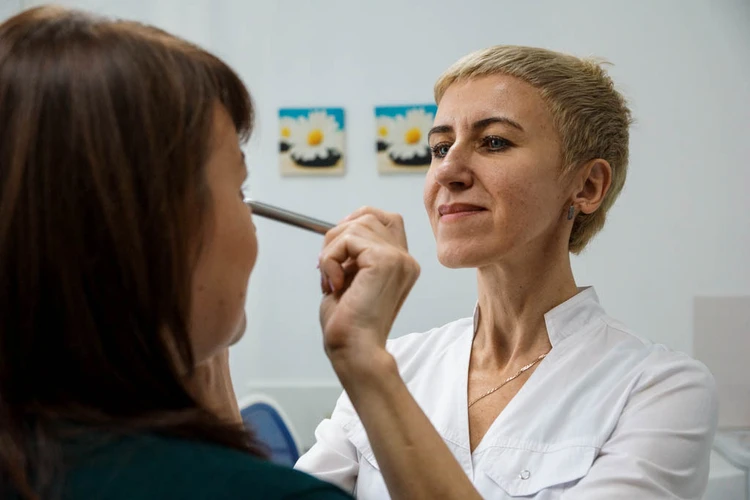 Пациенты стали больше доверять врачам: самолечением занимается все меньше россиян