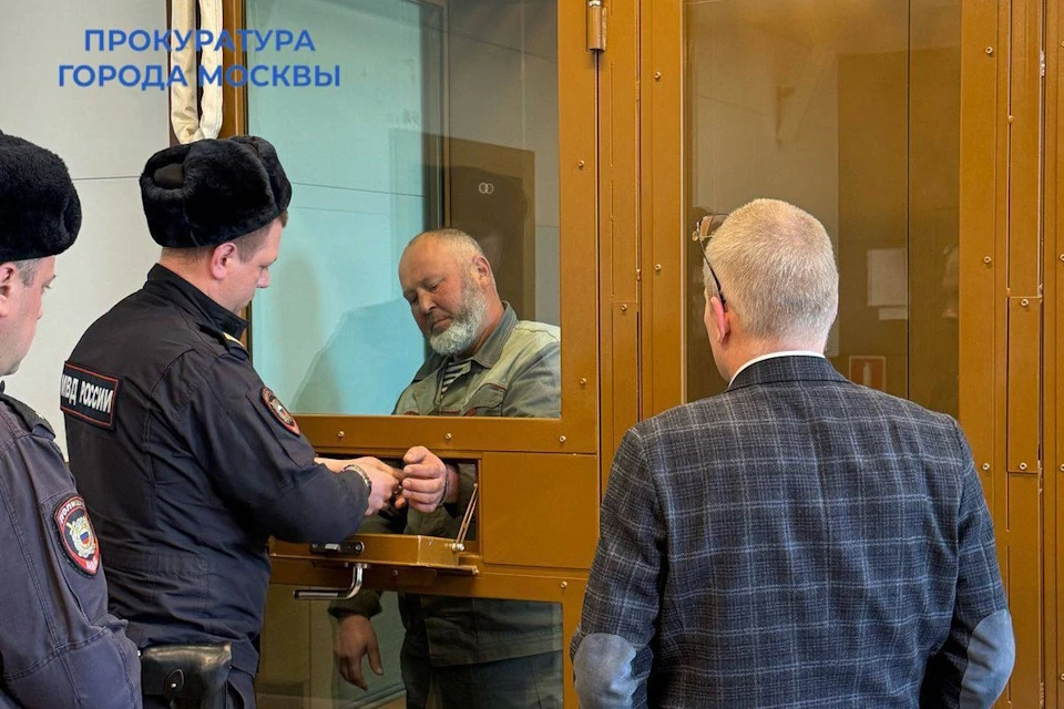 Водитель грузовика сбил ребенка на "зебре"