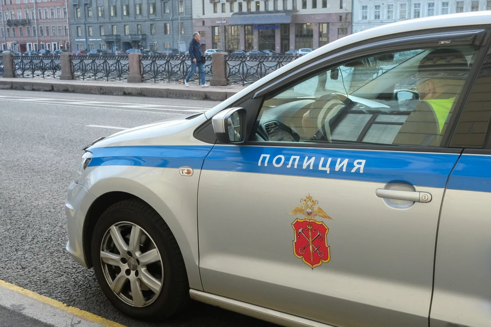 Опасных предметов в здании не нашли.