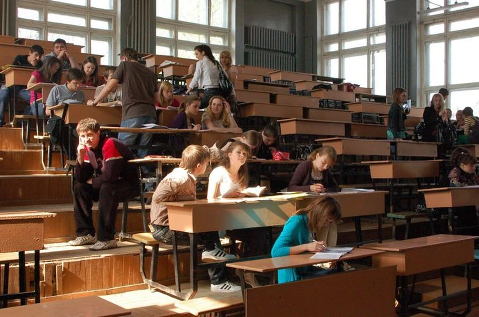 С 20 июня стартует прием заявлений в ссузы и вузы Тульской области