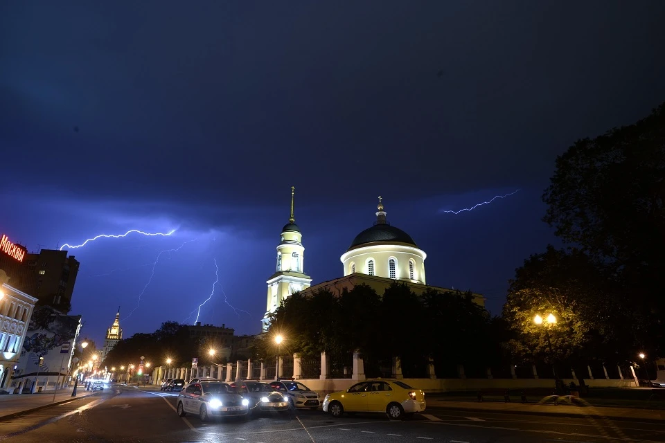 Москва в тройке лидеров: где в России чаще всего гремят грозы