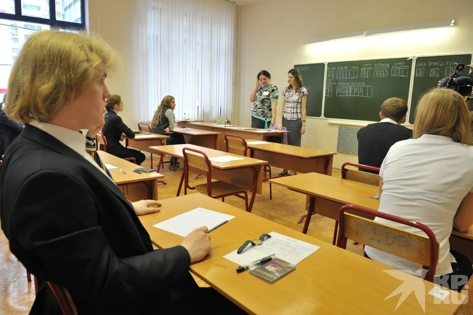 ЕГЭ в Рязани 2025: фамилии стобалльников по физике, школы