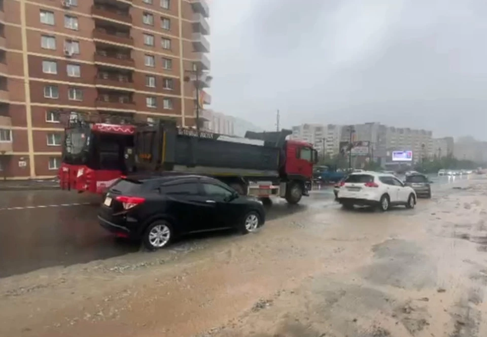 У водителя легкового автомобиля отсутствует полис ОСАГО. Фото: принтскрин видео dpscontrol_125rus.