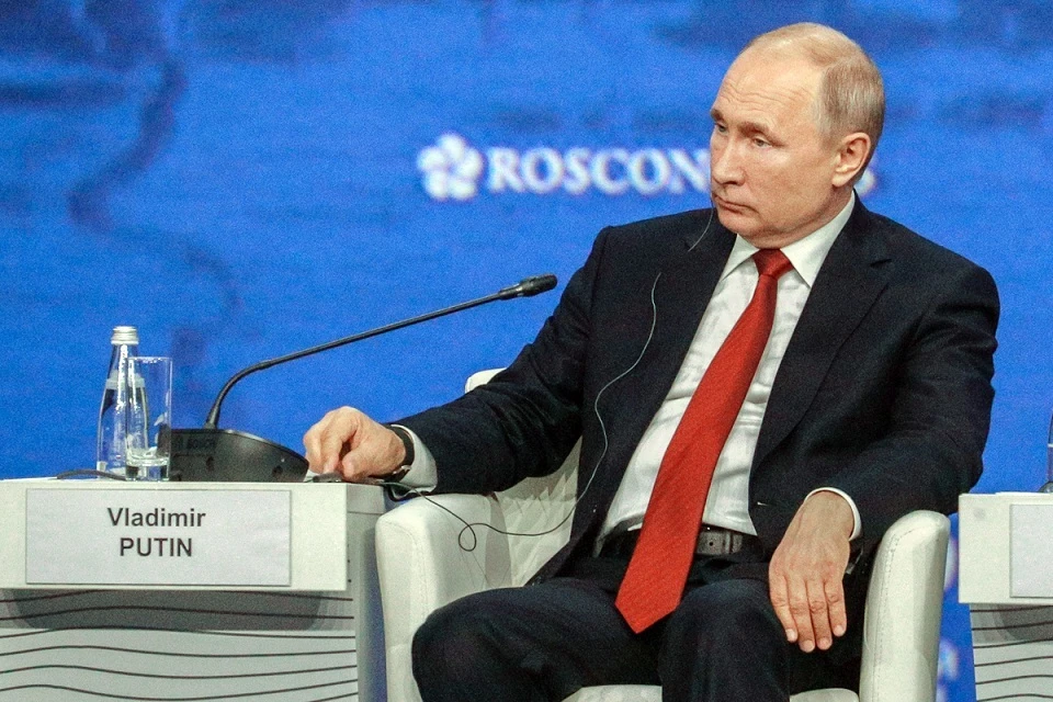 Стало известно, чем занимался Путин после пленарной сессии ПМЭФ