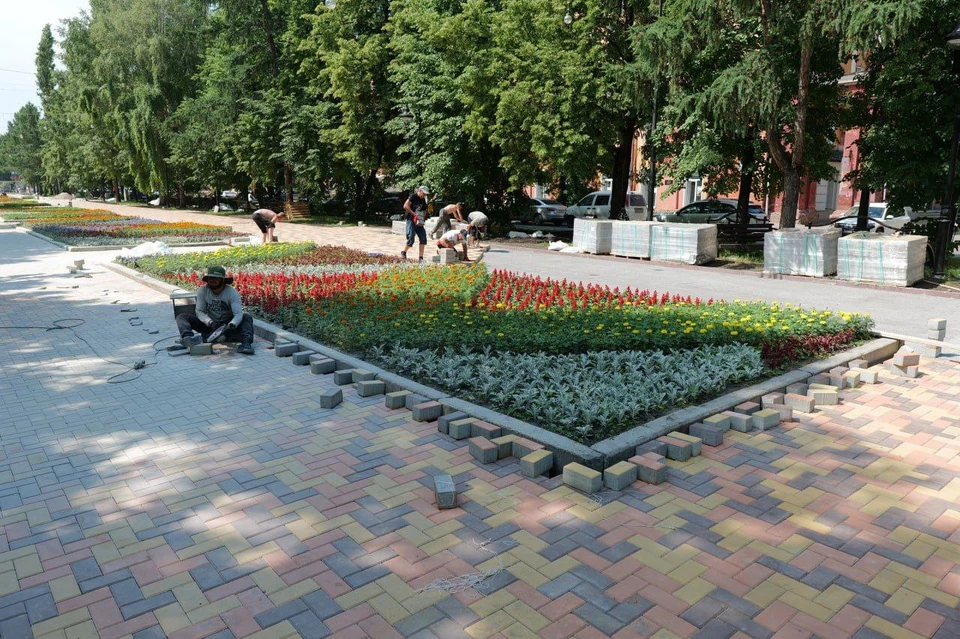 В Кемерове меняется облик улицы Весенней. Фото: Александр ЧАРИНЦЕВ