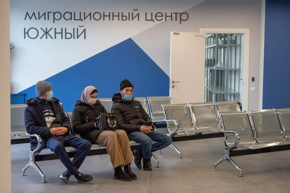 Воробьёв: мигранты из визовых стран помогут решить дефицит кадров в России