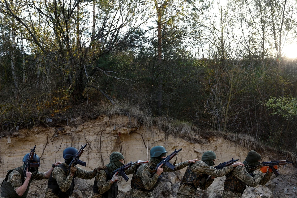 В российском посольстве назвали число прошедших подготовку в Великобритании солдат ВСУ.