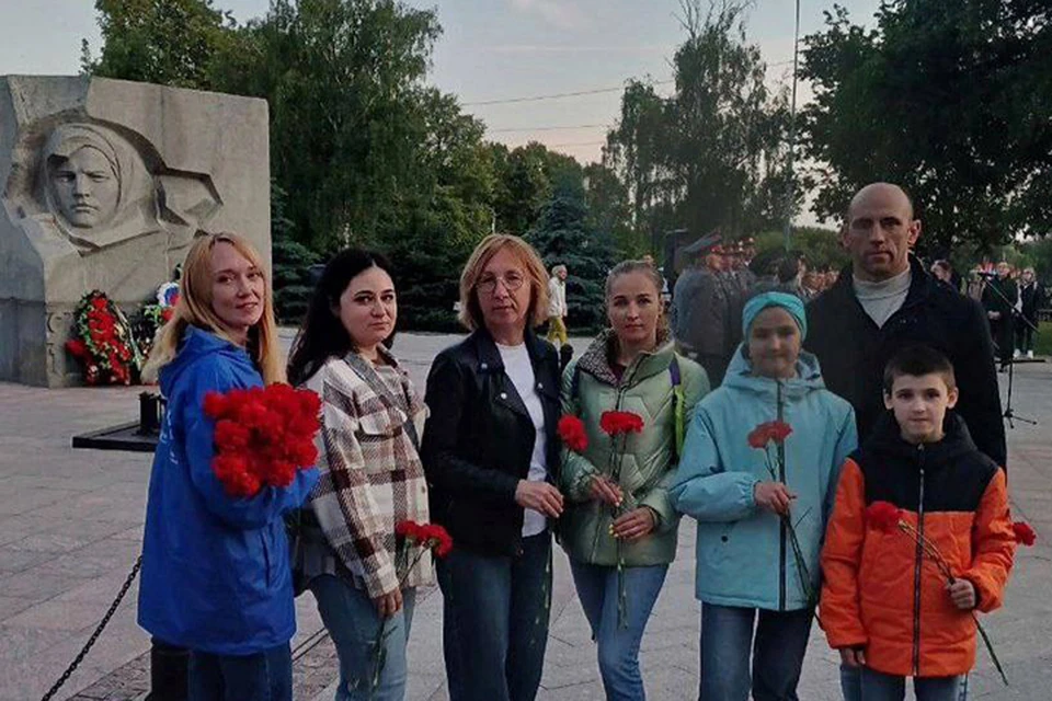 У памятника-мемориала «Вечный огонь» ярославцы почтили память погибших в войне. ФОТО: ПАО «Россети Центр» - «Ярэнерго»