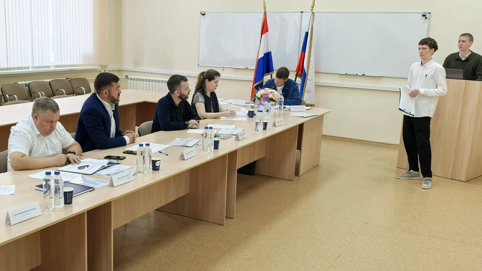 Итоговые работы представили восемь магистров и 34 бакалавра. Фото: «Т Плюс»