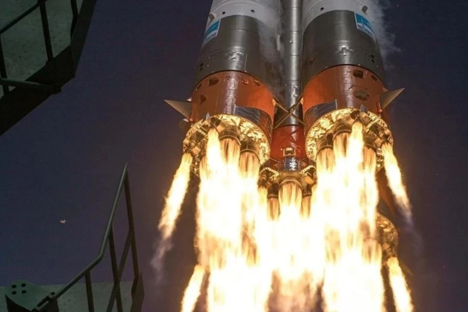 SpaceX успешно запустила международный экипаж Axiom на МКС