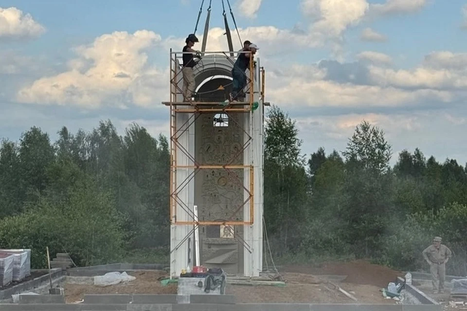 Установка часовни завершается. ФОТО: администрация Ростовского района