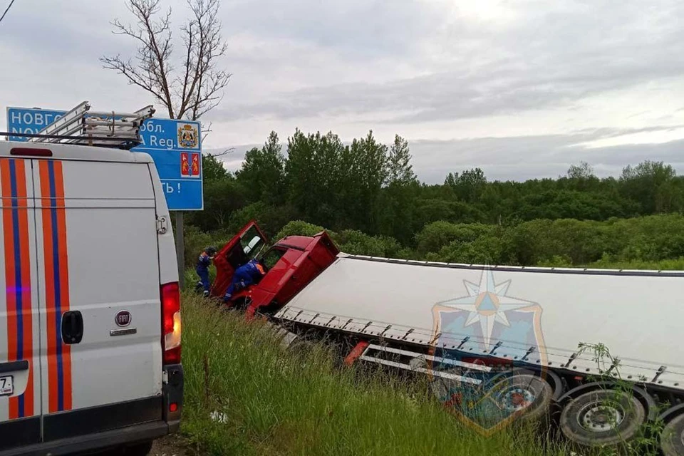 Две серьезные аварии произошли в 47-м регионе. Фото: Аварийно-спасательная служба Ленобласти