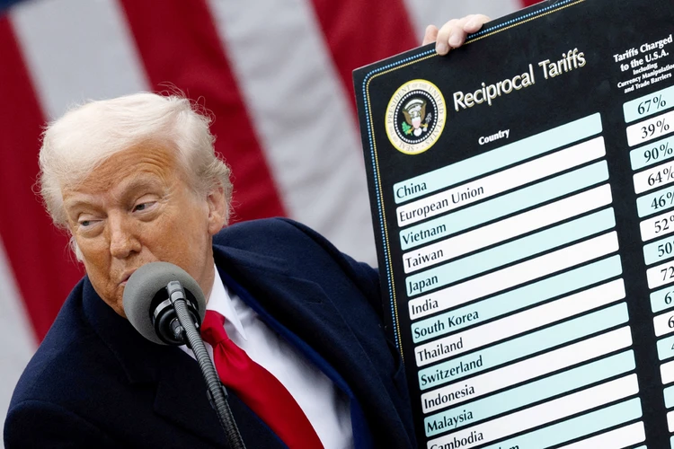 США перестали «воевать» с Китаем: Трамп заключил с Пекином торговую сделку