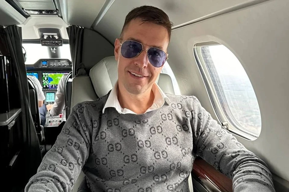 Перед скандалом Алекс Лесли подал документы на ликвидацию фирмы в России
