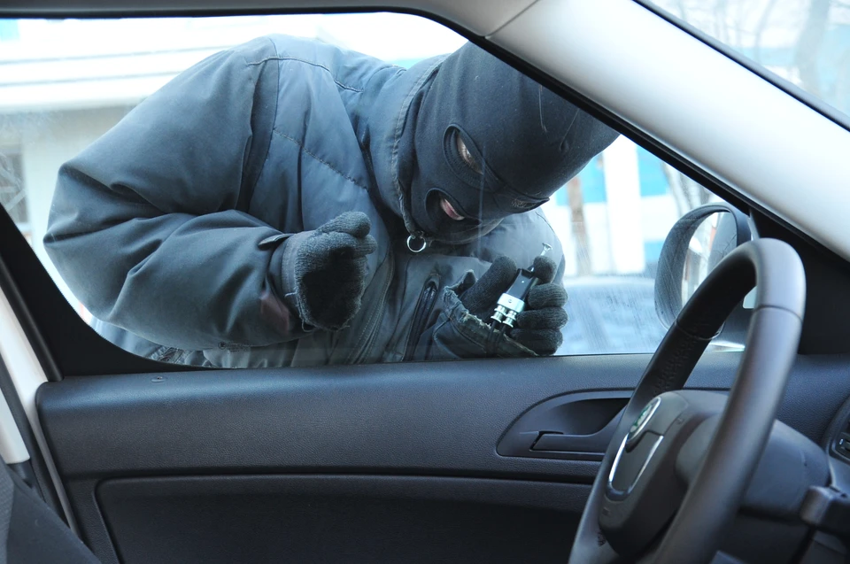 В России из автозапчастей чаще всего воруют эмблемы, зеркала, диски и фары