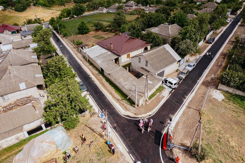 В селе Похорничены открылся восстановленный участок дороги