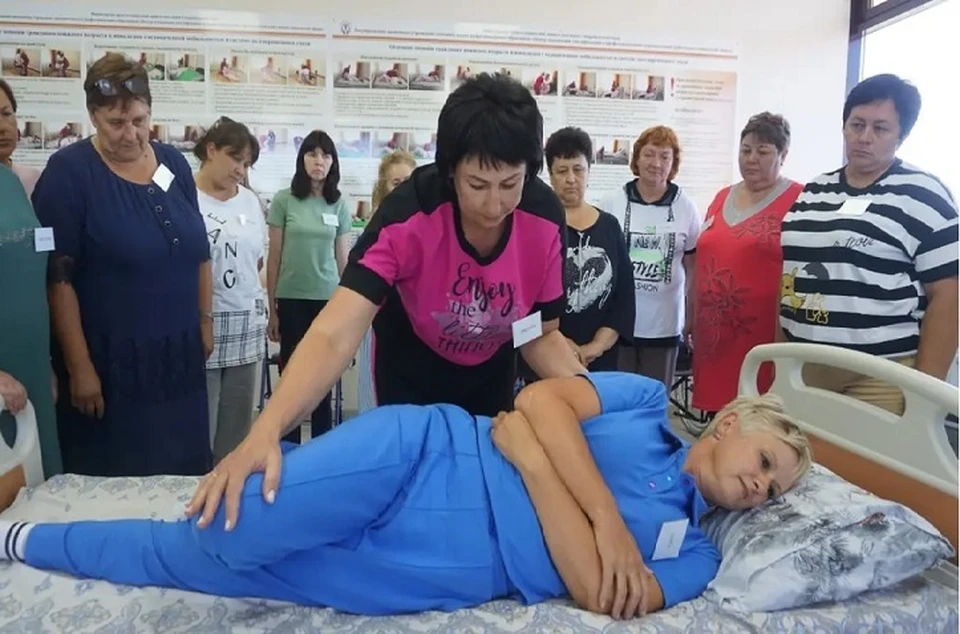 В центрах социального обслуживания действуют службы «Санаторий на дому». Фото: минсоц СК