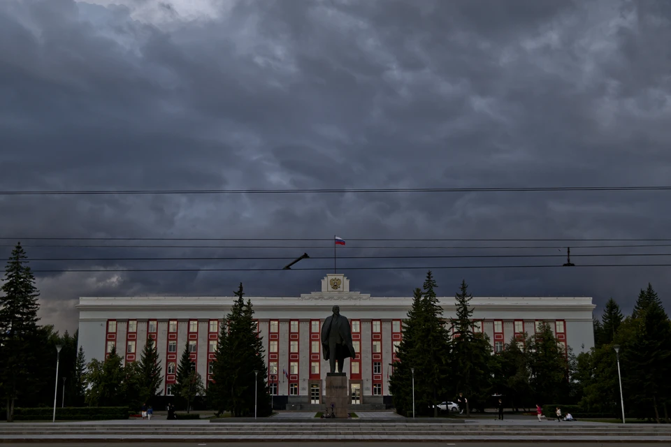 Памятник у правительства