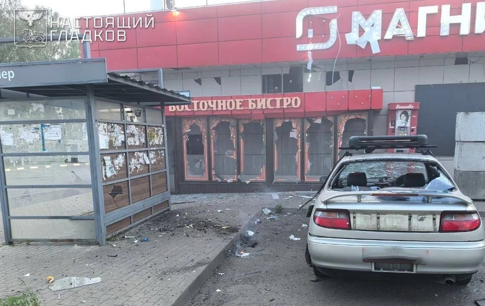 В коммерческом объекте повреждены окна и фасад. Фото Telegram-канала губернатора Белгородской области