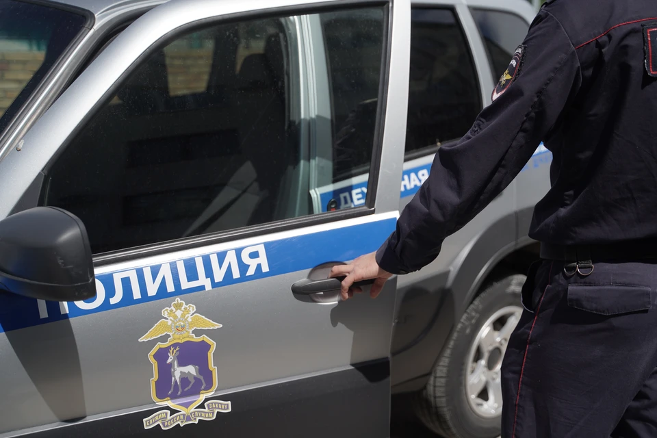 Один из злоумышленников нанес пострадавшему ножевое ранение.