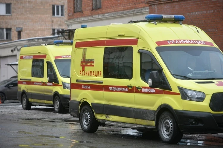 В Каменске-Уральском мужчина набросился с ножом на женщину
