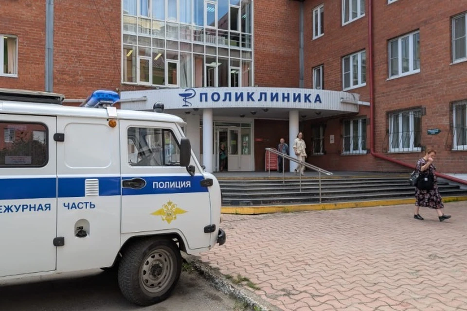 Пострадавшие при нападении сотрудники больницы Иркутска в тяжелом состоянии