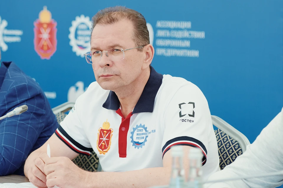 В своем выступлении генеральный директор «Швабе» Вадим Калюгин отметил важность дальнейших усилий по развитию инженерного потенциала и мотивации молодых специалистов. Фото: Предоставлено пресс-службой холдинга «Швабе»